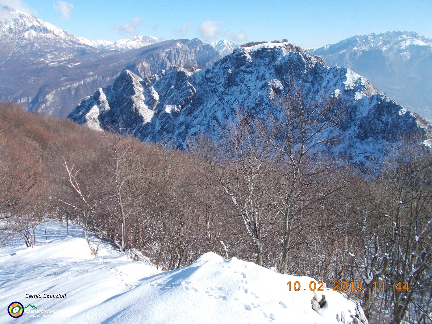 30 DALLA BALCONATA DEL RIFUGIO.JPG